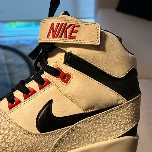 Nike sneakers - Picture 3 of 4